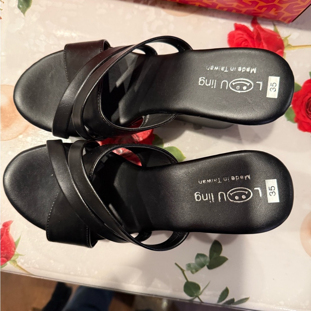 Women's Black Strappy Sandals